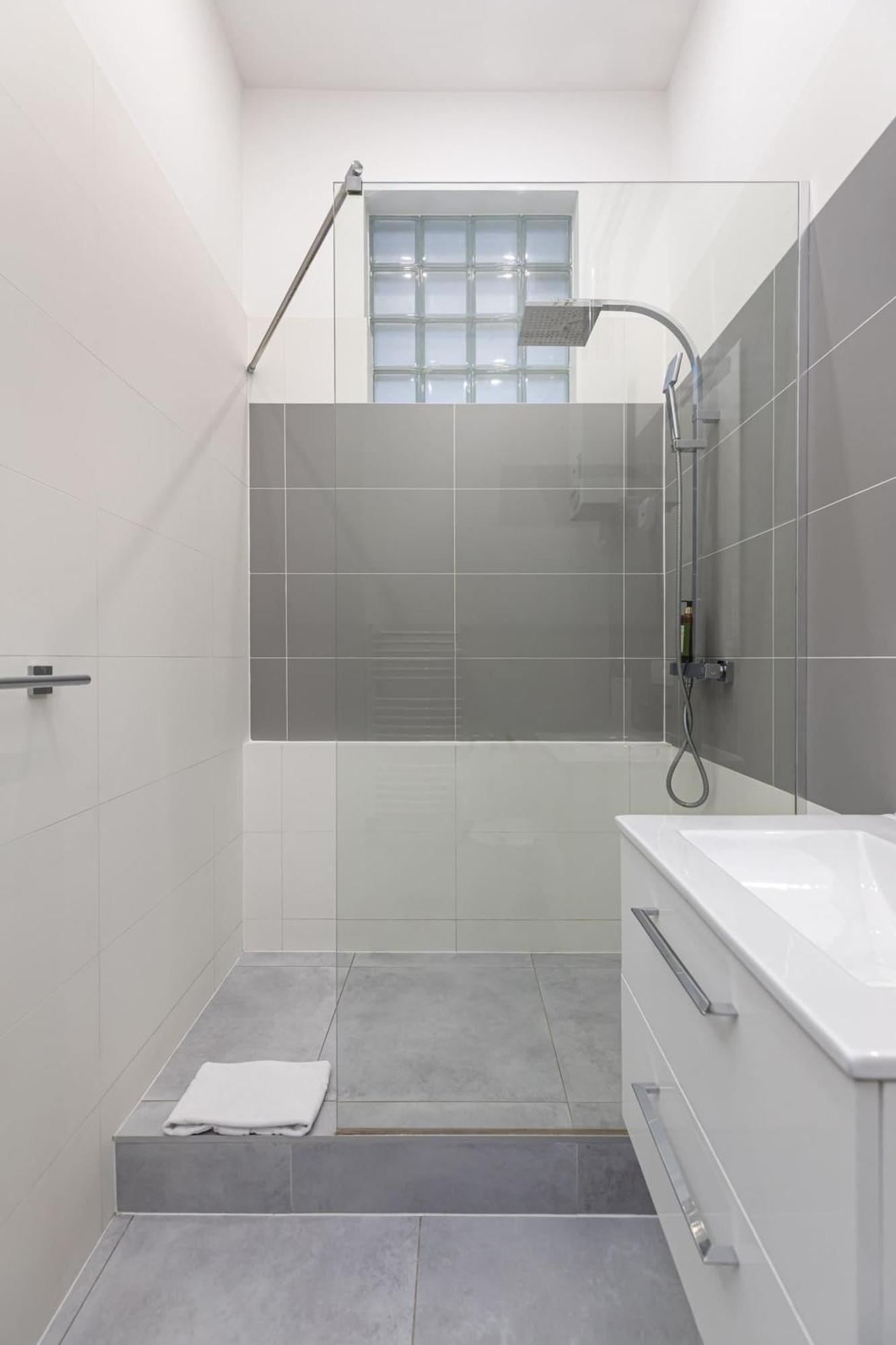 Stylish Apartment Swietojanska By Noclegi Renters Varsavia Esterno foto